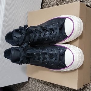 Converse winter shoes size 7.5